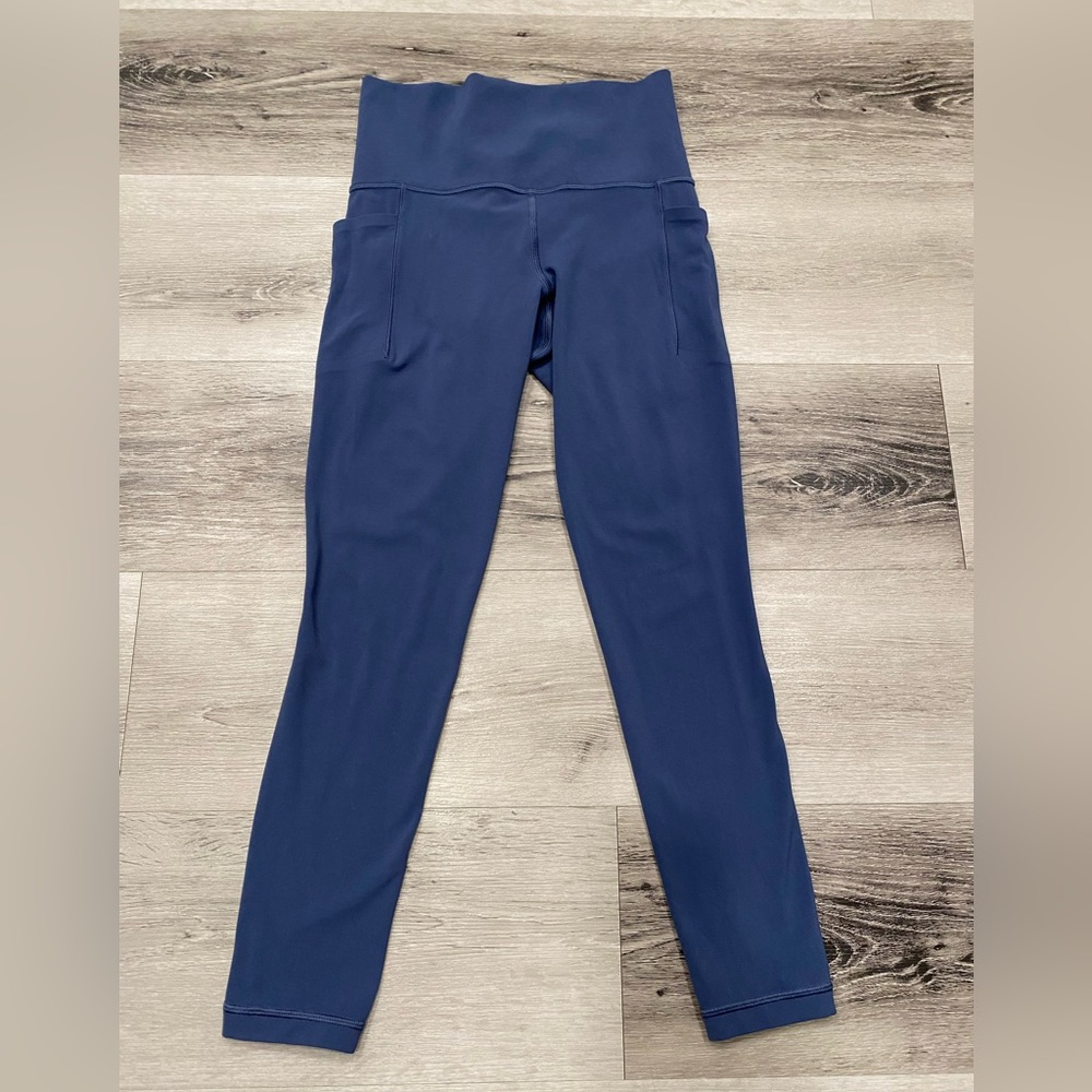 ATHLETA Salutation 7/8 Tight in Powervita, Size XS, Blue - Picture 2 of 7